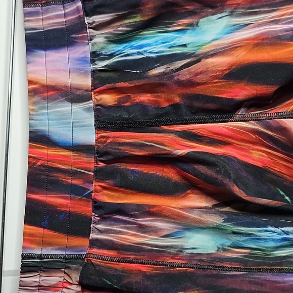 216. Lululemon Hotty Hot Short - Picture 2 of 6